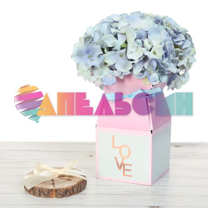 Коробка LOVE 12х12х23см для цветов 2920070